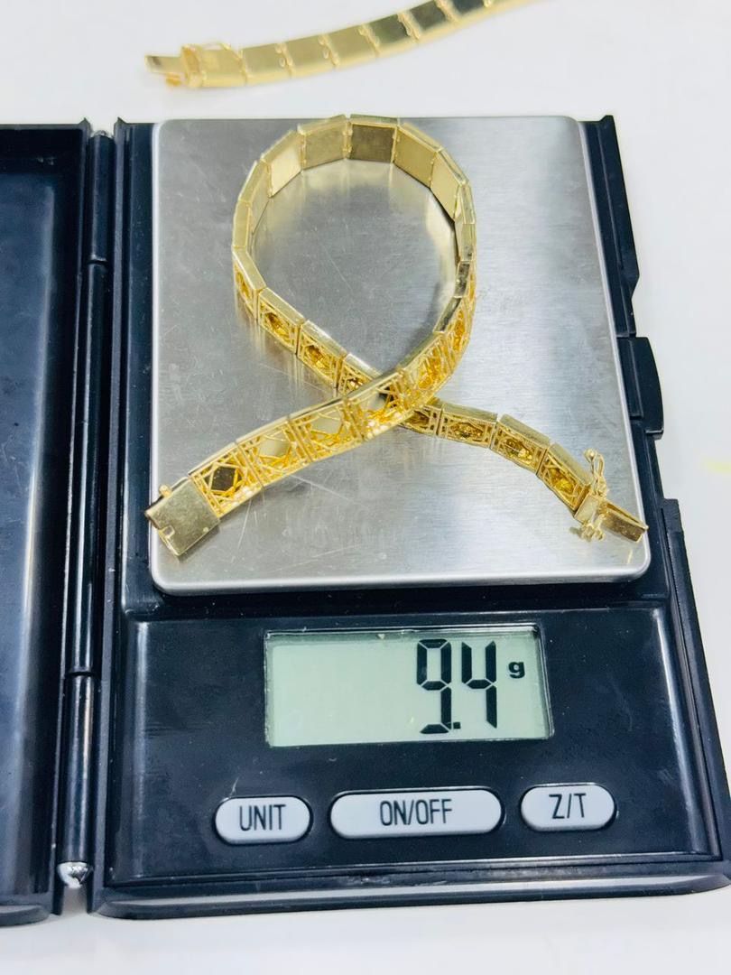 18K Gold Filigree Bracelet — 9.4g